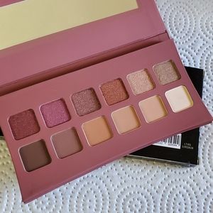 Illamasqua - "Unveiled Artistry Pallete"